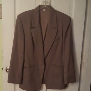 JH Collectibles skirt set